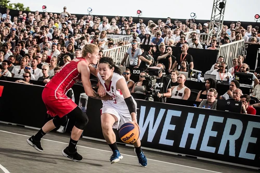 自贡一女士购买川超门票被骗，陆续转账13万余元（自贡女子购川超门票遭诈骗，先后转出13万多元）